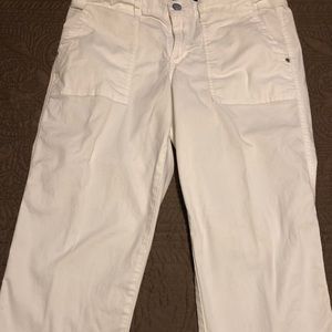 Bandolino White Capris Sz 10